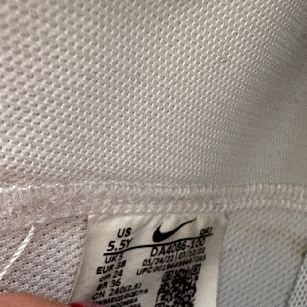 Nike White and Black High-Tops - Picture 8 of 8